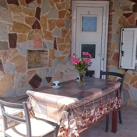 Dakis Apartment