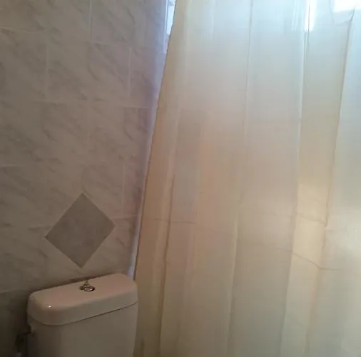 Dakis Lejlighed Keri